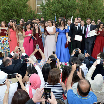 21 JUIN 2017 : UNE FÊTE DE PROMOTION TRÈS RÉUSSIE AU LYCÉE LAMARTINE EN PRÉSENCE DE PLUS DE 350 INVITÉS ENTHOUSIASTES