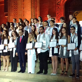 CÉRÉMONIE EN L’HONNEUR DES LAURÉATS DU BACCALAURÉAT MAJORS DE PROMOTION, À LA RÉSIDENCE DES PINS