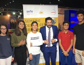 L’ÉQUIPE WEB RADIO DU LYCÉE ALPHONSE DE LAMARTINE DE TRIPOLI ÉTAIT PRÉSENTE SUR LE SITE DE L’AEFE AU SALON DU LIVRE FRANCOPHONE À BEYROUTH.