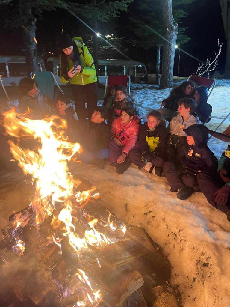 Sous un magnifique soleil, nous avons passé toute la matinée à skier,